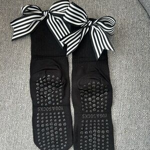 Black pilates socks with Striped Bow
